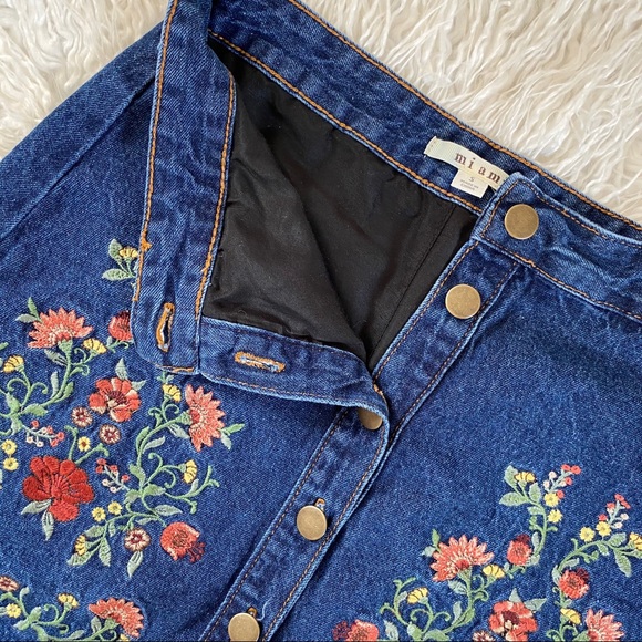 Miami floral embroidered button up boho skirt - Picture 9 of 10